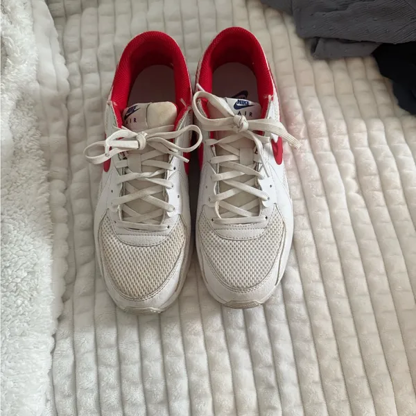 Nike Air Max White and Red Shoes - Image 2