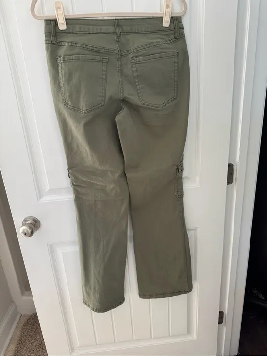 No Boundaries Olive Green Cargo Pants - Image 2