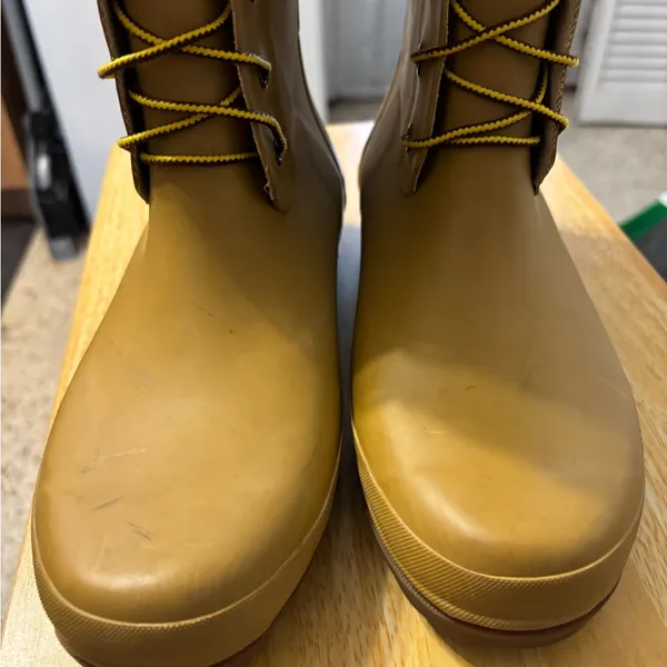 Timberland rubber tall boots size 8 - Image 16