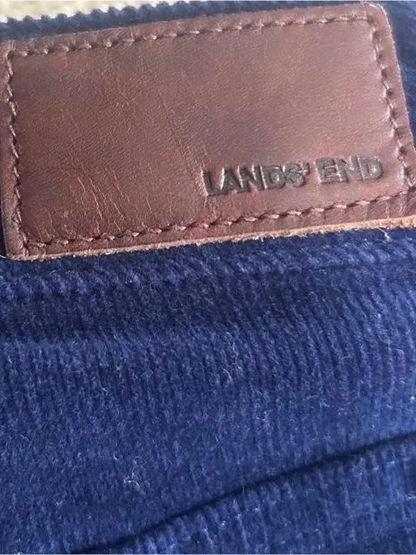 Navy blue #Lands’ End corduroy pants in a US 6 - Image 5
