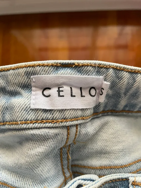 Cello Light Wash Destroyed Denim Shorts Small Light Wash - Image 6