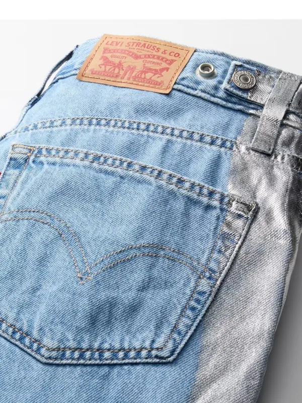 NWT Levi's Women's Blue Cinch Baggy Jeans With Foil Panel 25X31 - Image 7