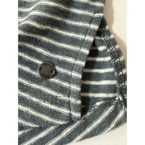 Roxy Women’s Gray & White Stripe Hoodie Pullover Medium V-Neck Kangaroo Pocket - Image 8