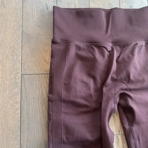 Burgundy High - Image 3