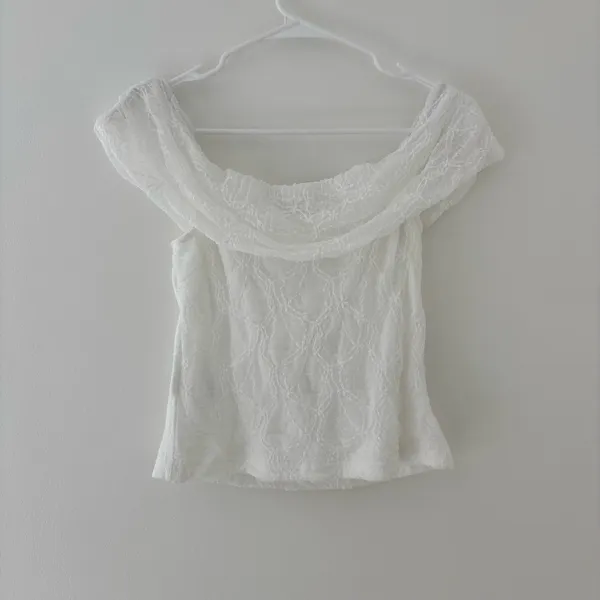 Peppermayo white lace off the shoulder crop top with textured floral embroidery - Image 5
