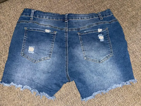 Jean Shorts Size XL - Image 3