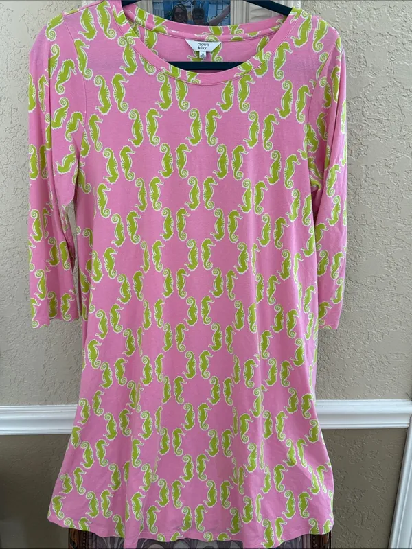 crown & ivy Pink Dress with Lime Seahorse Print - Image 2