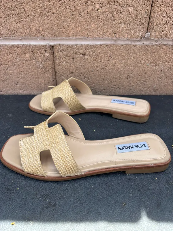 Steve Madden Women’s Beige/Tan Woven Slide Sandals Slip-On Open Toe Flat 8.5 - Image 2
