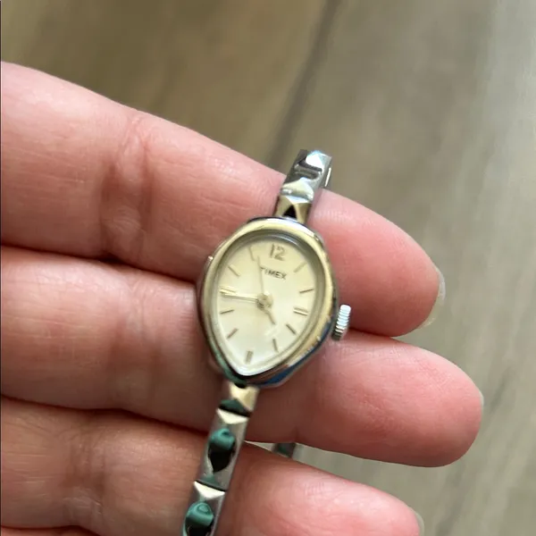 Timex Silver Watch with Cream Dial - Image 3