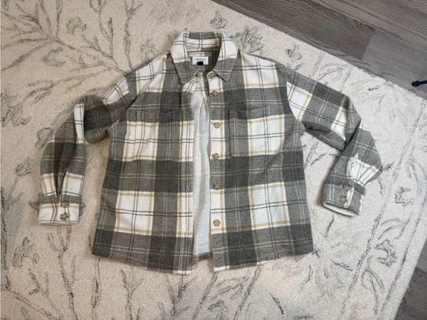 American Eagle Plaid Button Front Shacket XS | Gray & Ivory | Like New - Image 2