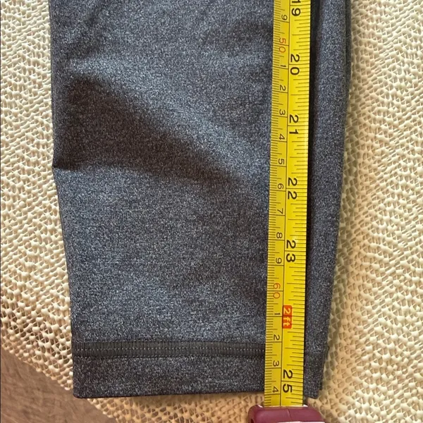 Lululemon 6 Women’s Gray High-Waisted Leggings - Image 5
