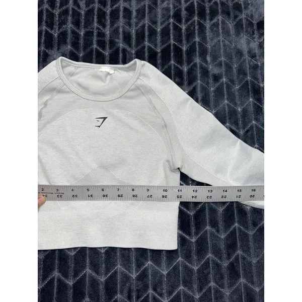 Gymshark Women's Gray Athletic Shirt Long Sleeve Active Wear Size XSmall - Image 5
