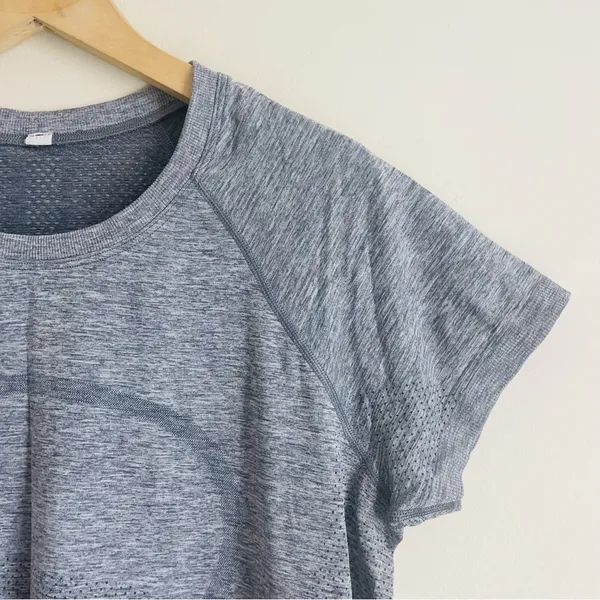 Lululemon Swiftly Tech Short Sleeve Top Gray Size 12 Seamless Athletic Tee - Image 6