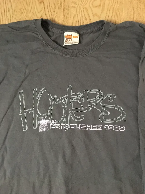 Hooters New Unisex Vintage Long Sleeve T-shirt Embroidery Gray Size XLarge - Image 4