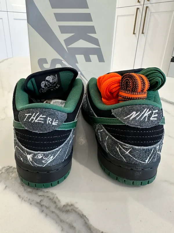 Nike SB Dunk Low Sneakers - Image 4