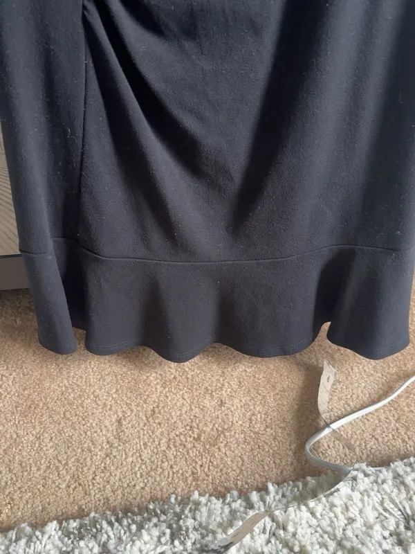 LOFT Size 0 Black Ruched Flounce Hem Sheath Dress - Image 4