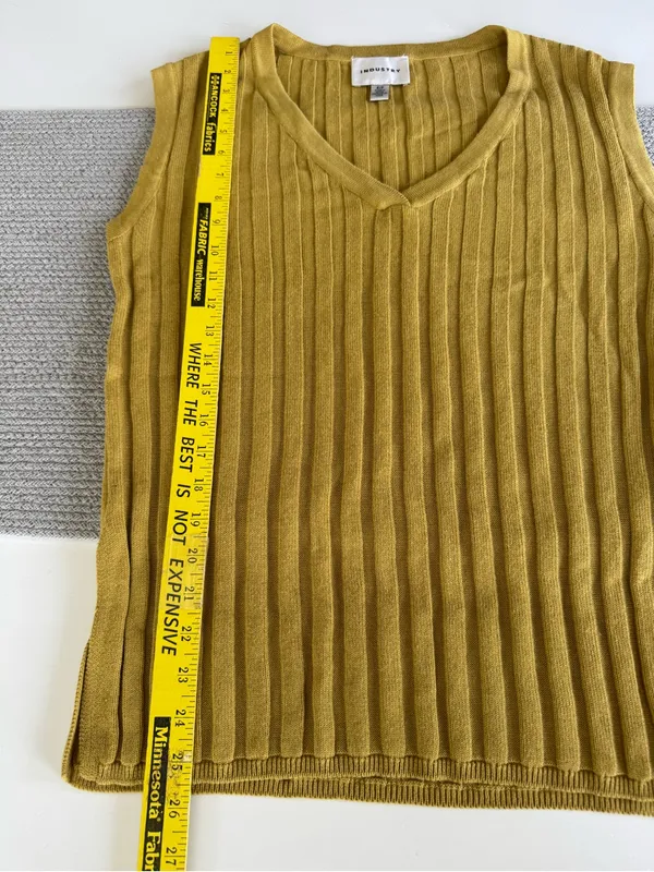 INDUSTRY Chartreuse Yellow Gold Ribbed V-Neck Knit Skirt Set Size Small - Image 6