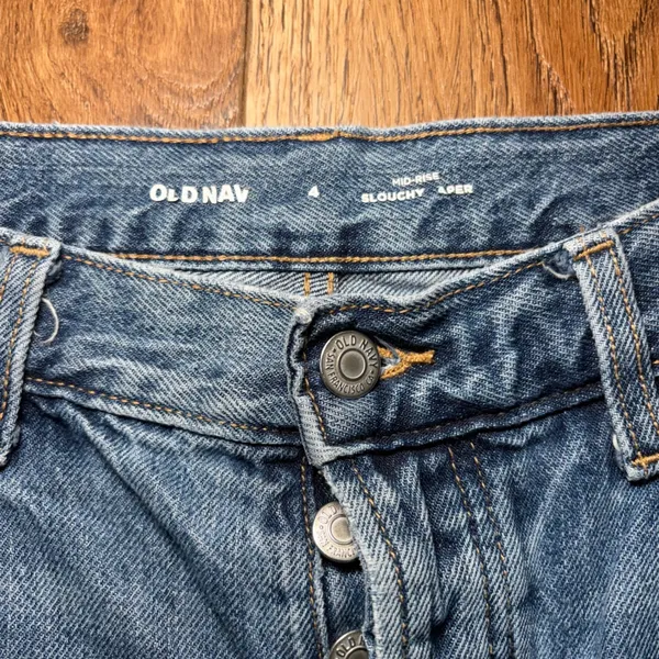 Old Navy Womens 4 Mid Rise Slouchy Denim Shorts Frayed Hem Button Fly Grunge - Image 8