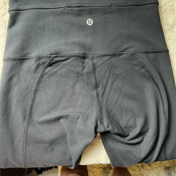 Lululemon Women's High Rise Black Leggings Ribbon Lattice Mesh Size 6 - Image 5