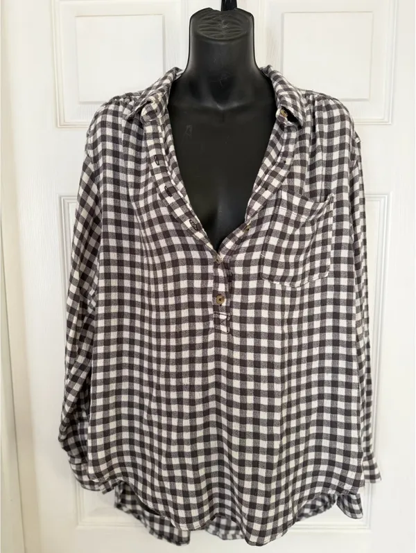 Anthropologie black and white gingham button front shirt - Image 6
