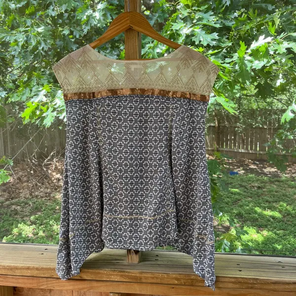 Anthropologie Floreat Women's Gold Stream Sleeveless Blouse Size S - Image 4