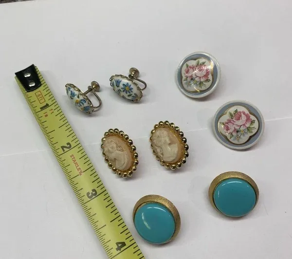 Lot Of 4 Pretty Vintage - Modern Clip On Screw On Costume Earrings - Image 6