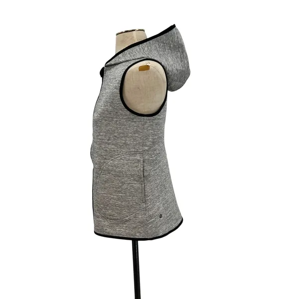 Lululemon Insculpt‎ Reversible Hooded Vest Gray Black Athletic Running Size 6 - Image 6