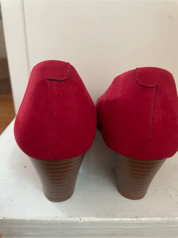 Red Pumps Cloudwalkers by Avenue Size 9W - Image 3