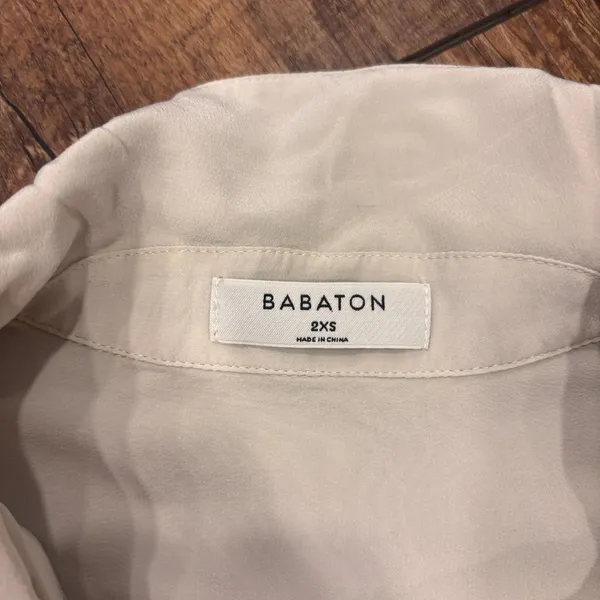 Aritzia BABATON Academy Matte Pearl 100% Silk Shortsleeve Blouse Button-Up 2XS - Image 4