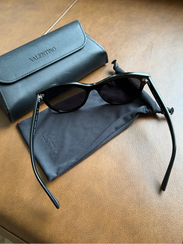 Valentino Women's VA4013 VA/4013 5001/87 Black Fashion Cat Eye Sunglasses 54mm - Image 10