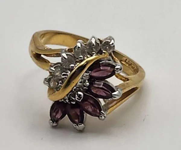 Vintage Contempo Gold Tone Purple & Clear Crystal Cocktail Ring (9) - Image 5