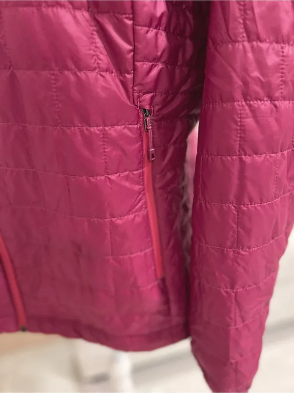 Patagonia Women's Micro Primaloft Hooded Quilted Puffer Jacket Berry Red XL - Image 6