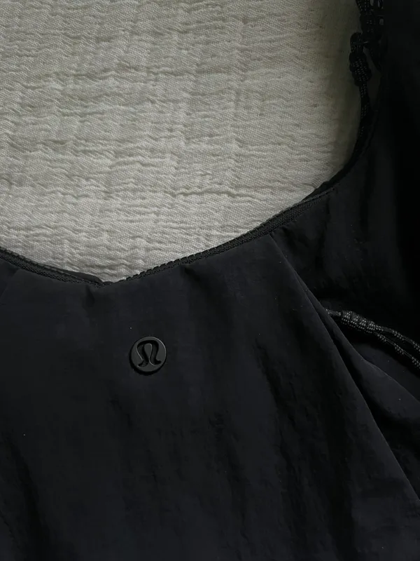 Lululemon Pleated Shoulder Bag 10L - Image 6