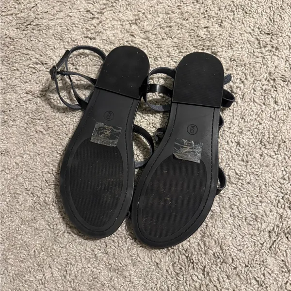 Universal Threads Black Strappy Sandals Size 9 - Image 2