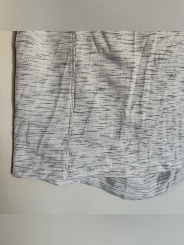 Lululemon Low Key Tank in Tiger Space Dye Gray White Open Back Size M / L - Image 4