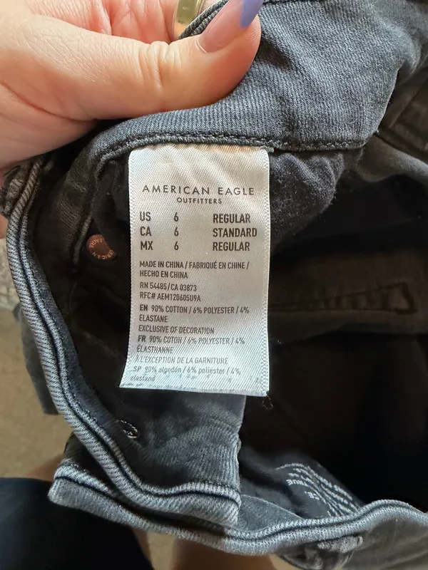 American Eagle Skinny Jeans Ripped - Image 4