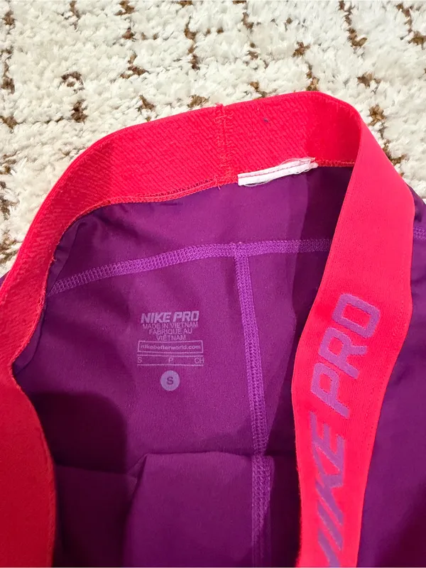 Nike Pro workout shorts, size small - Image 2