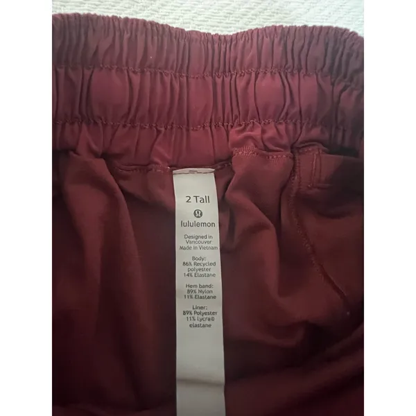 Lululemon Hotty Hot Short II‎ *Long 4" - Image 2