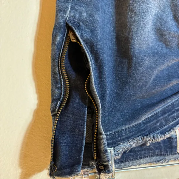 BDG Urban Outfitters Ruched Dipped V Flare Jeans Size 30 Dark Wash Blue - Image 7
