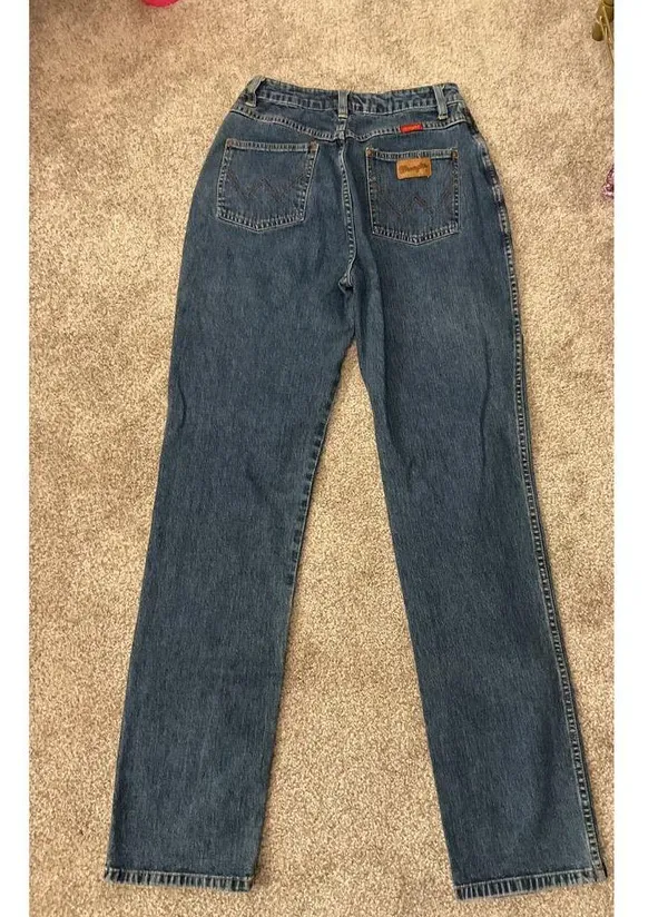 Wrangler Women's Cowboy Cut Classic Western Style Jeans, 5/6x32 - Image 5