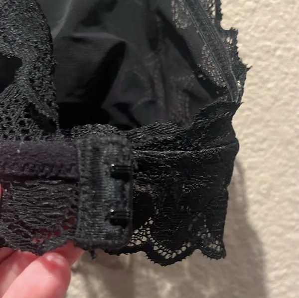 Aerie Women’s Black Lace Bralette Size Medium - Image 8