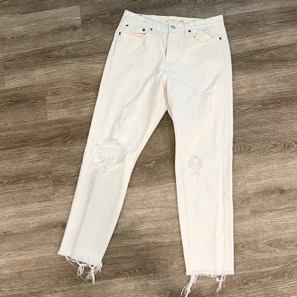 Levis Wedgie White Distressed high rise jeans ankle length 28 waist - Image 2