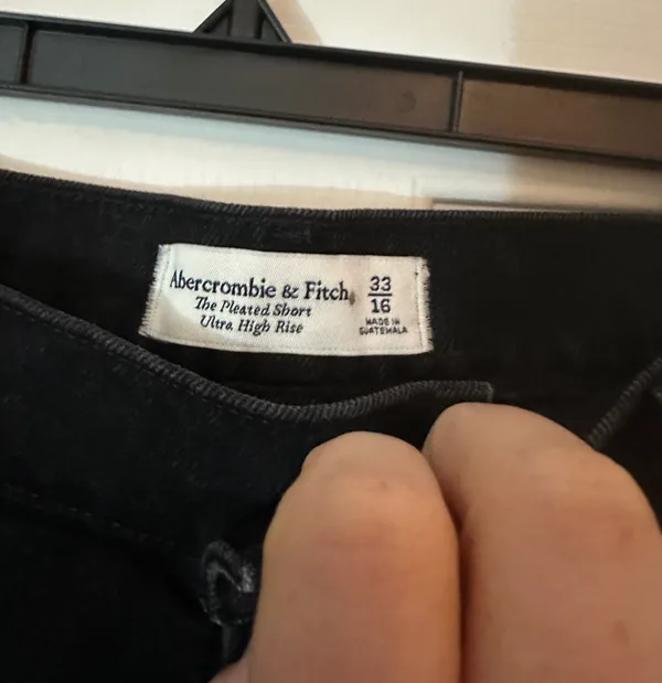 Abercrombie Ultra High Rise Shorts - Image 3
