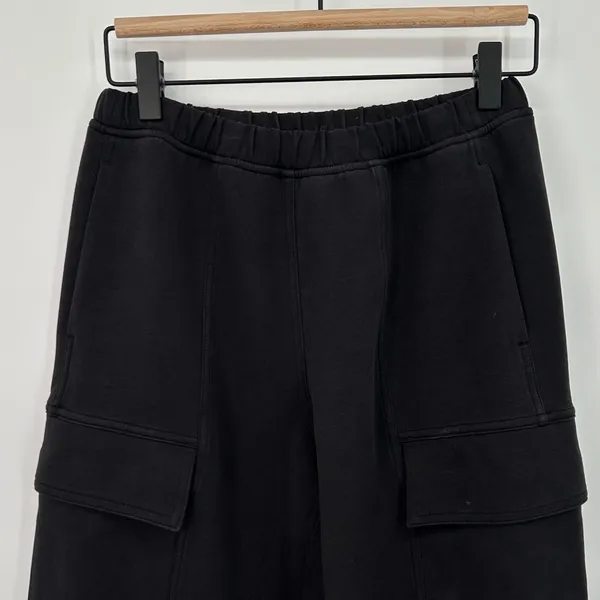 Lululemon Scuba Wide Leg Cargo Pant‎ Black Size 4 Athleisure Minimalist Travel - Image 2