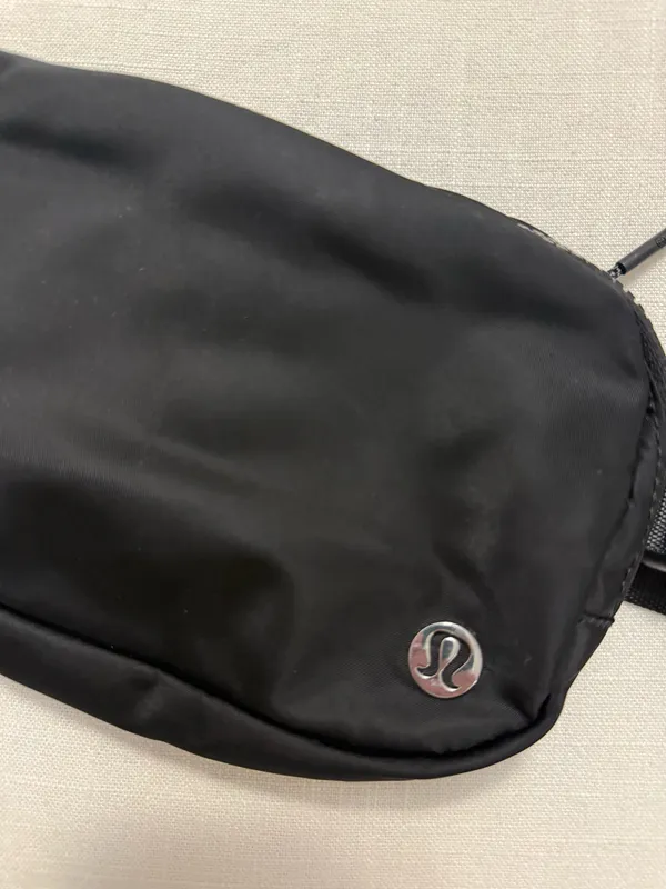 Lululemon Everywhere Belt Bag 1L - Image 3