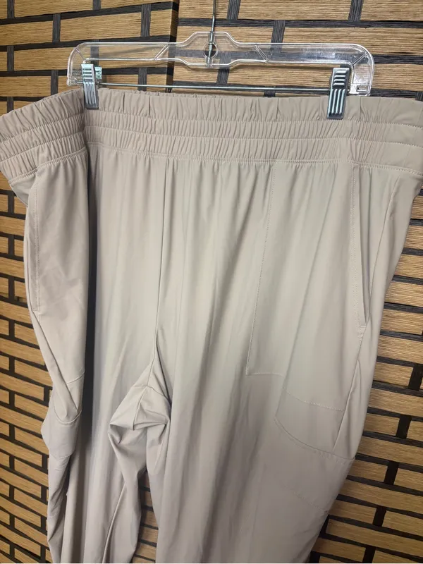 Old Navy Old tan sleektech active pants size xxl - Image 3