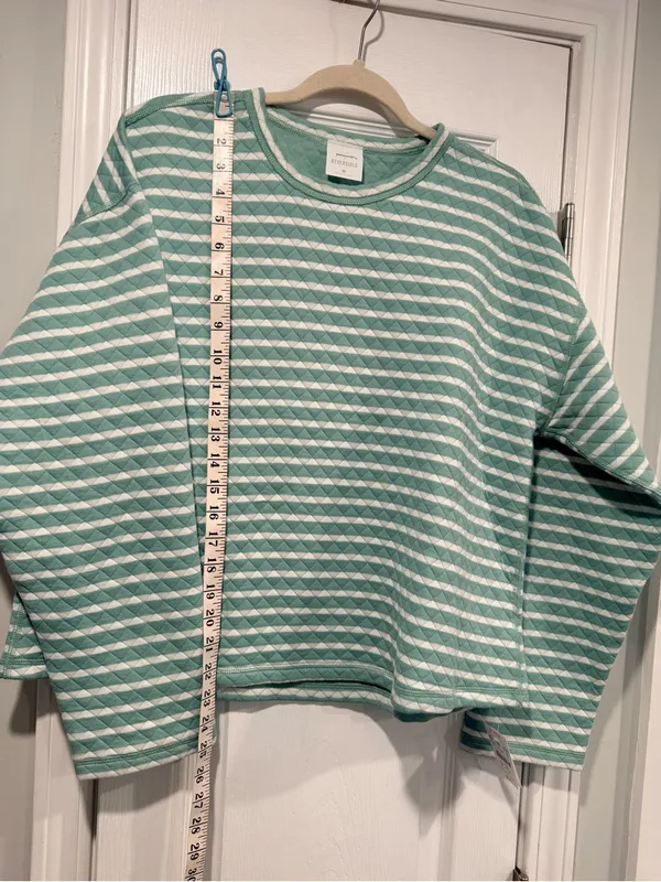 NWOT J. Crew Size M Mint Green Cream Reversible Quilted Striped Crew Sweatshirt - Image 4
