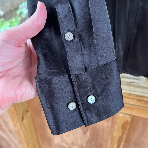 Madewell Women's Darted Button Up Black Satin Long Sleeve Shirt Size 6 - Image 8