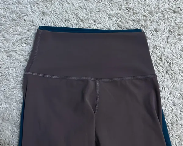 Lululemon Brown Limited Edition 25” align Leggings Size 2 - Image 5