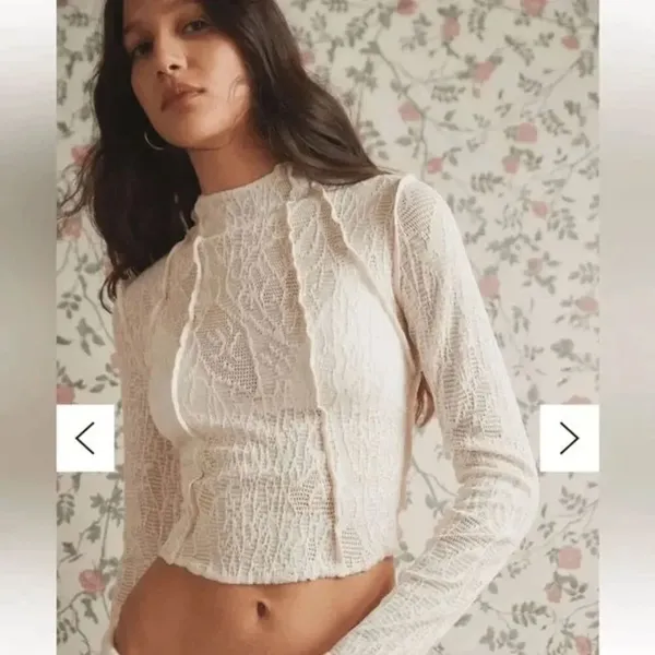 Kimchi Blu Ivory Blair Long Sleeve Lace Mock Neck Sheer Crop Top XS - Image 6